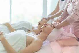 CIRCUITO DE SPA AMIGAS: MASAJE EXPRESS + LIMPIEZA FACIAL SIMPLE + BREAK PARA 2 PERSONAS